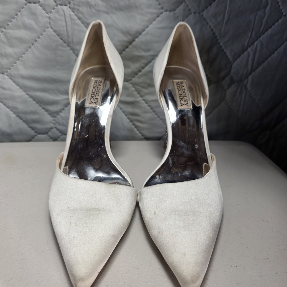 BADGLEY MISCHKA Women's Nude Satin Blanca Rhinestone Ankle-Strap Pumps SZ 10 - Picture 12 of 14